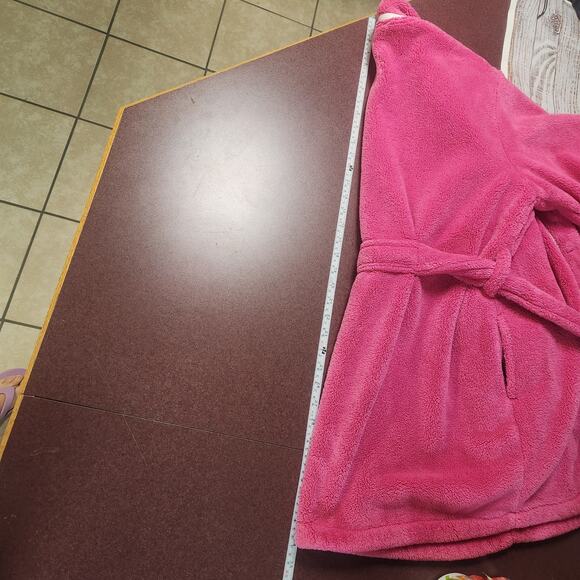 Kate Spade Size S/XS Plush Robe Short Wrap Pink Pockets Fleece Super Soft - Picture 13 of 14